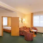 Ξενοδοχείο με διαμερίσματα Osada 4*